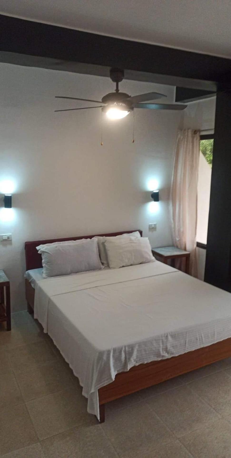Jalyn'S Resort Sabang Puerto Galera Szoba fotó