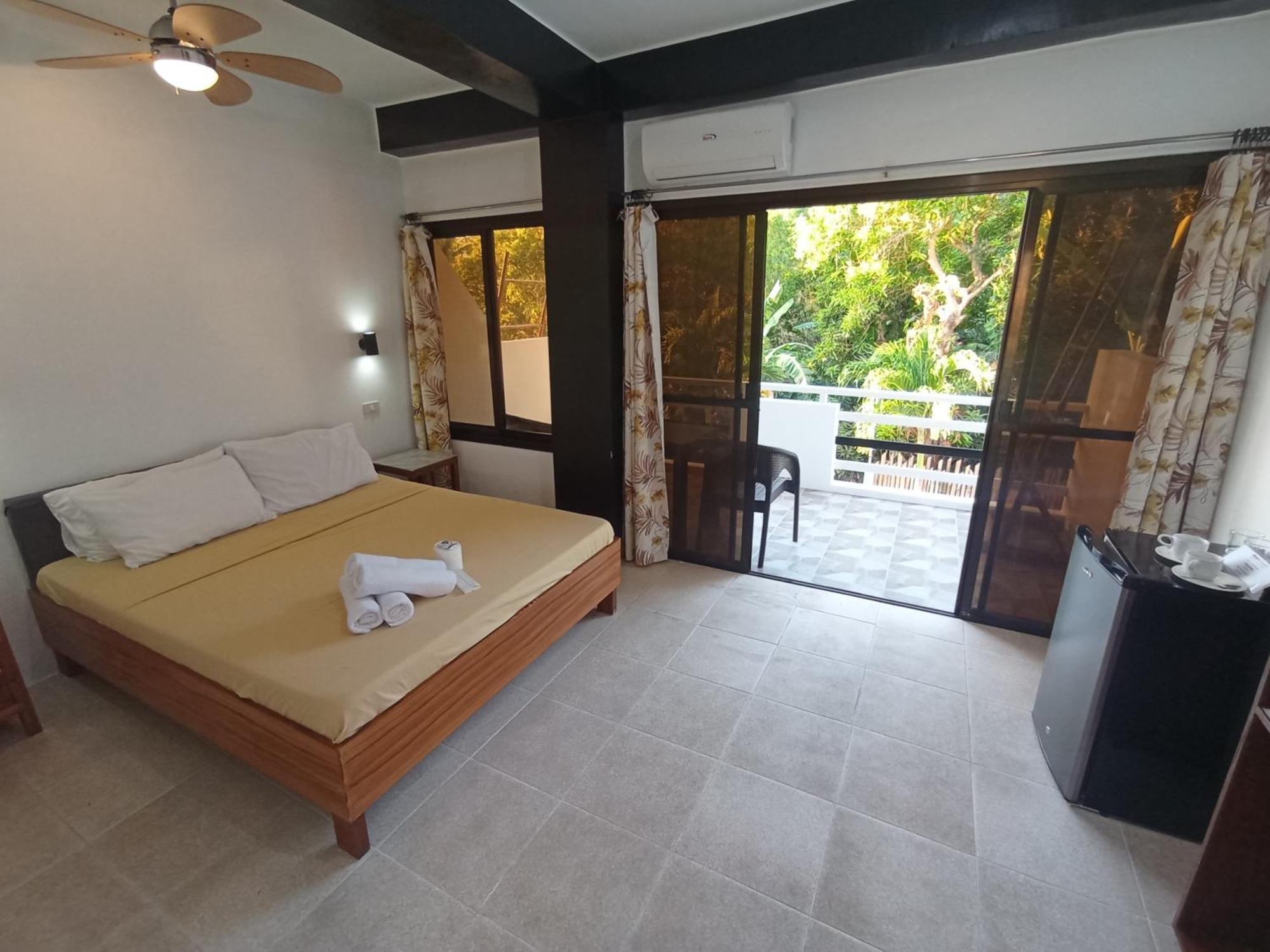Jalyn'S Resort Sabang Puerto Galera Kültér fotó